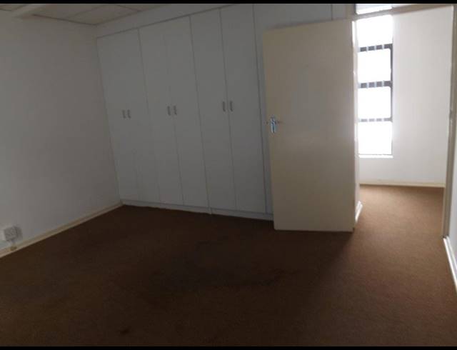 194M² OFFICE FOR SALE IN BULWER